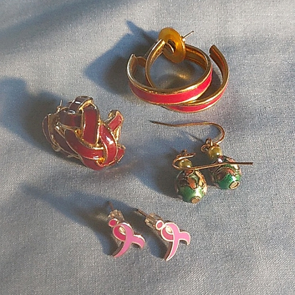 Earrings bundle of 4